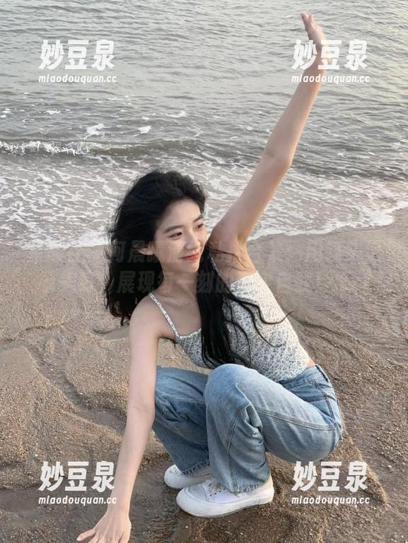 星颜社 - 何晨曦清纯私拍合集：用镜头记录美好，展现每一刻的真实自我！.txt