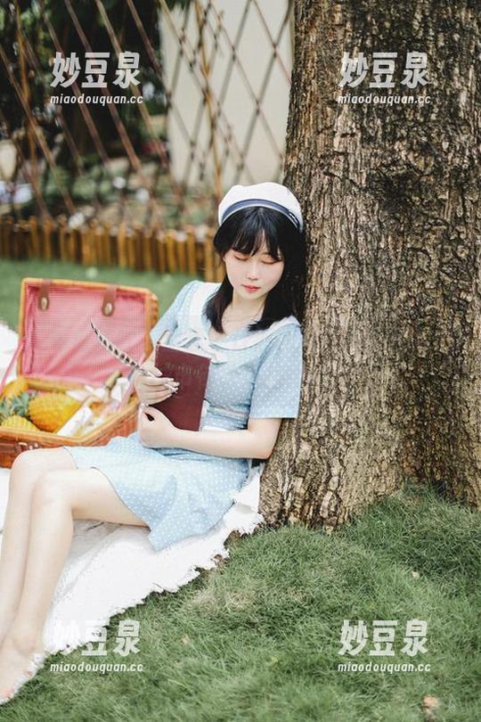 是依酱吖 “是依酱吖”全套牛仔裤图集:缔造别致的城市街头风格.txt
