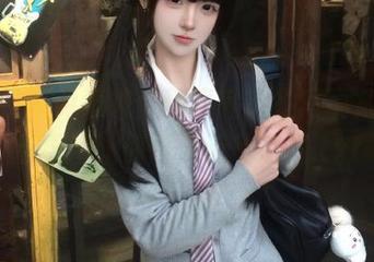果团网 - 尹意纯倾情奉献自拍写真集，全新更新让你陷入无尽遐想.txt
