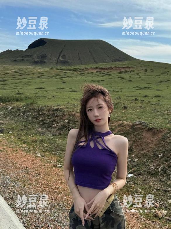 微密圈 - 桃沢樱呀黑丝美图，带你感受不一样的壁纸魅力！.txt