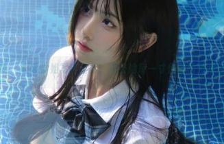森萝财团 - 吸吸学姐写真全集，感受她每一寸作品的独特魅力.txt