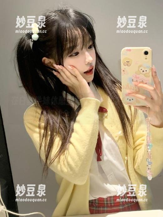 森萝财团 在白丝学妹休憩空间中,发现森萝财团独特风格的全新写真图包!.txt