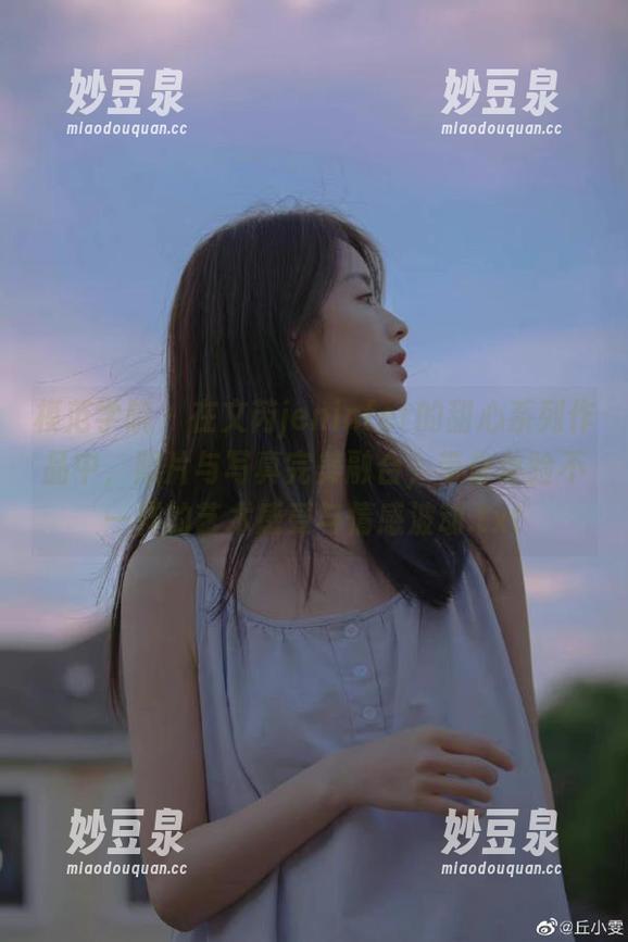 模范学院 - 在文芮jeninfer的甜心系列作品中，照片与写真完美融合，带你体验不一样的艺术感受与情感波动.txt
