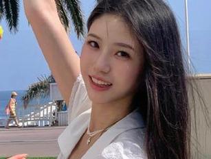 模范学院 - 深入李可可的美足写真，体验那些让人心动的美图背后的故事与情感.txt