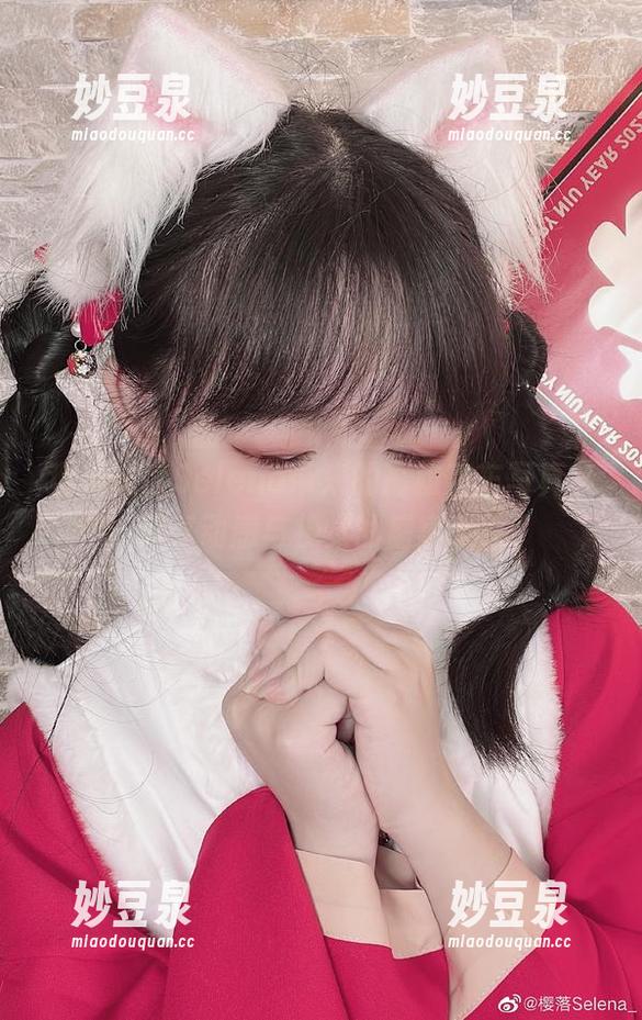 观看樱落Selena带来的高雄赛车写真，尽享动感与视觉的盛宴.txt