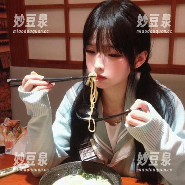微密圈 - 沈汝凡超哇塞泳衣美图合集：捕捉她的动人姿态，这些作品宛如一幅幅画卷.txt