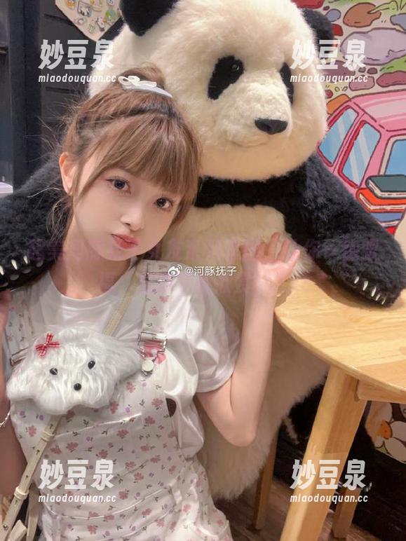 超美河豚抚子女友系列套图，让你一饱眼福，立即下载欣赏！.txt