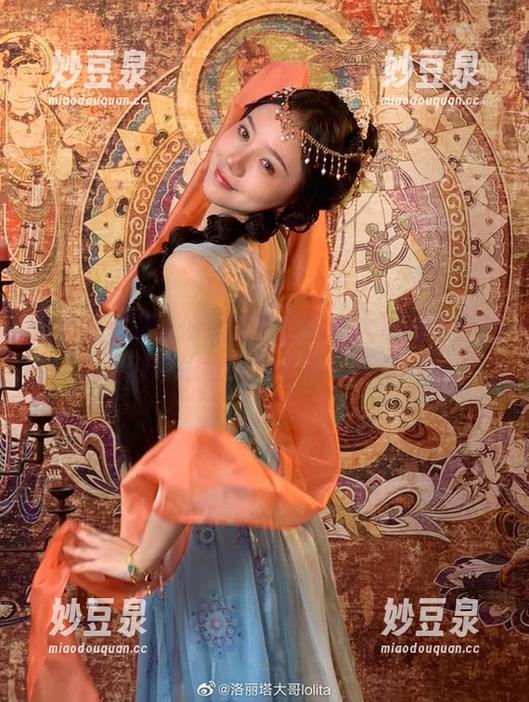 天上掉下来的仙女吗？洛丽塔大哥的办公室写真在线让人目不暇接！.txt