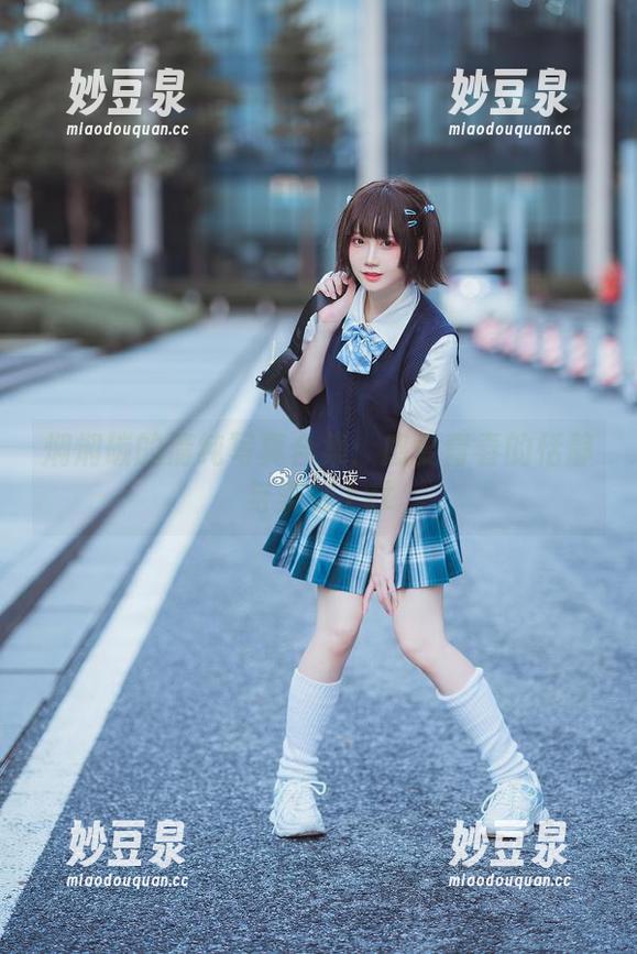 焖焖碳的清纯写真合集：感受青春的恬静与美好.txt