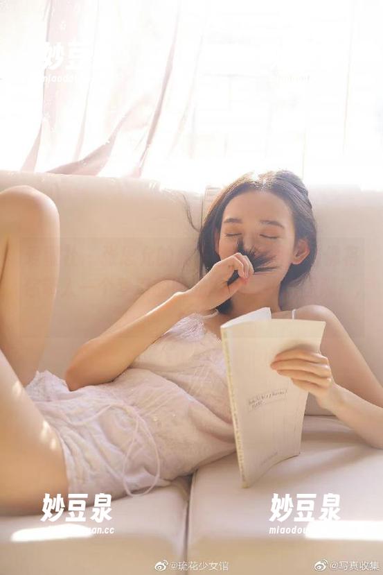 爱蜜社 - 张思允的夏天私拍美图，仿佛将你带入一个梦幻的阳光世界，快来围观！.txt