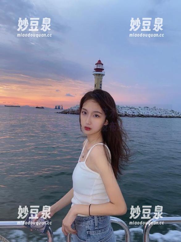 爱蜜社 - 享受泥鳅鳅的艺术气息：裤里丝美图精彩合集发布.txt