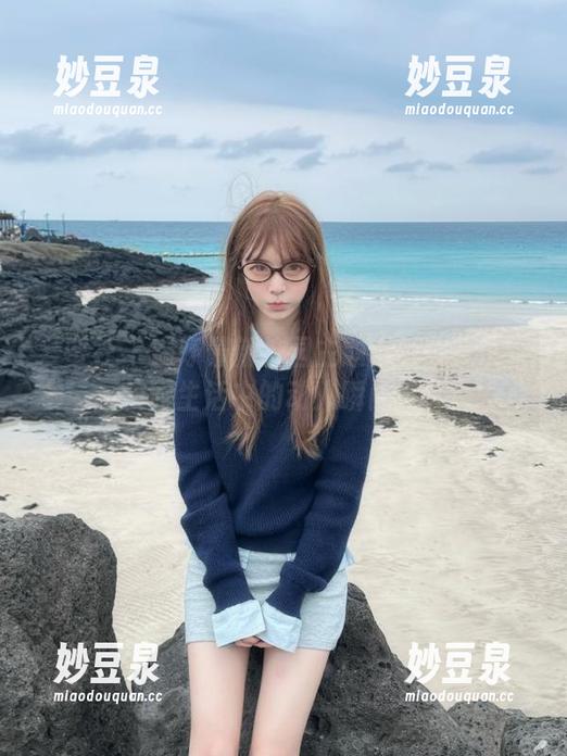 爱蜜社 - 瑞妤最新校园主题作品集：捕捉校园生活中的动人瞬间.txt