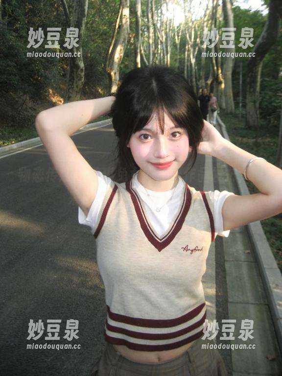 物恋传媒 - 佳琪兔女郎线上作品发布，带来别样的美丽与幻想.txt