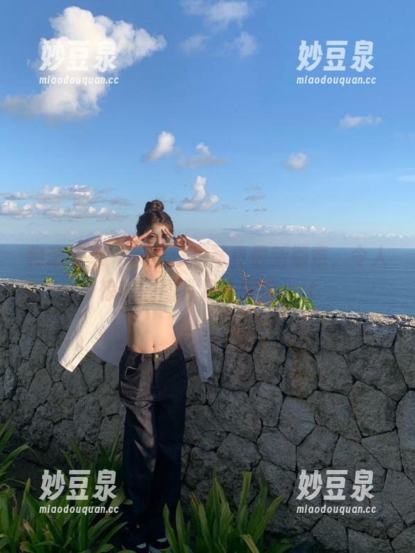 物恋传媒 - 岚岚泳装写真最新篇章，令人惊艳的图片尽在眼前.txt