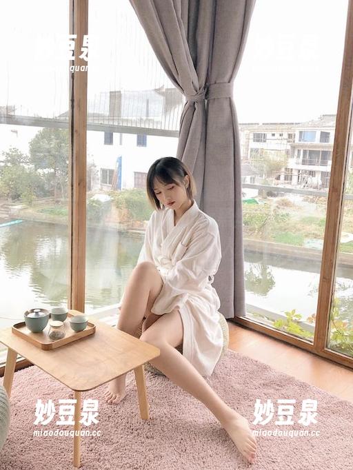 猫萌榜 - 夏笑笑Summer黑丝艺术写真，高清图库让每个角度都引人入胜！.txt