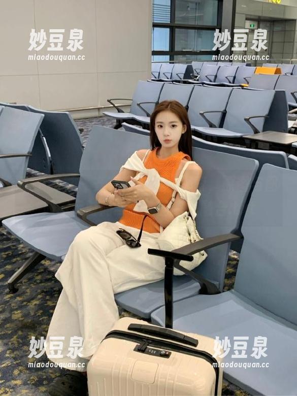 甜予摄影-齐齐 甜予摄影 - 齐齐皮鞋艺术探索,原图与图册展示时尚与个性的完美融合.txt