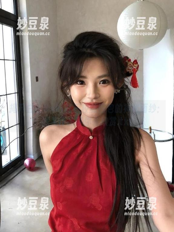 揭开白金Saki狂三校服图包的神秘面纱：绝美作品等你来欣赏.txt