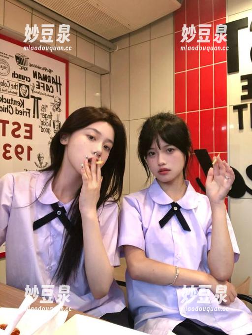 微密圈 - 珠光袜魅力无限：白龙猫女的摄影作品精彩合集.txt