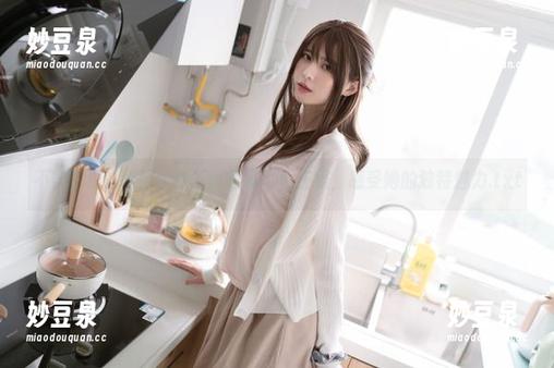 不容错过的眼酱大魔王w居家写真在线，感受她的独特魅力.txt