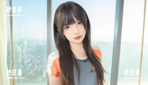 神楽坂真冬私拍集：探索独特的奶牛图包，诠释冬日的柔美.txt
