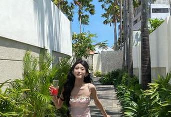 秀人网 - 感受“七米baby”吊带写真传播的每一份情感，分享生活中的美好瞬间.txt