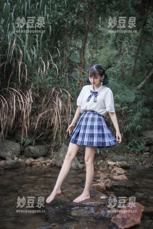 秀人网-刘婷婷 秀人网 - 刘婷婷黑白作品集:以黑白锐化生活的资源解析.txt