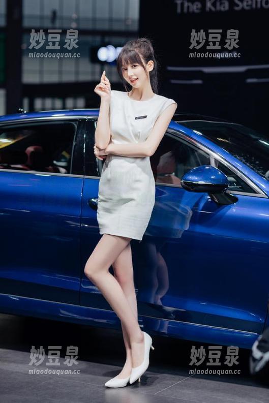 秀人网-加朵babe 秀人网 - 更加热辣的“加朵babe夏日”美图图集,快来看看她如何定义夏天气息!.txt