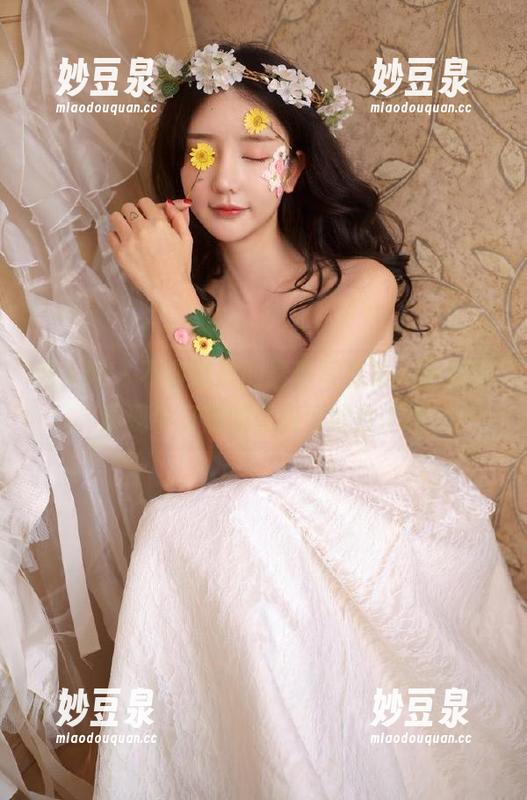 秀人网 - 不容错过的最新写真集，区静瑶展现牛仔裤的无限可能性.txt
