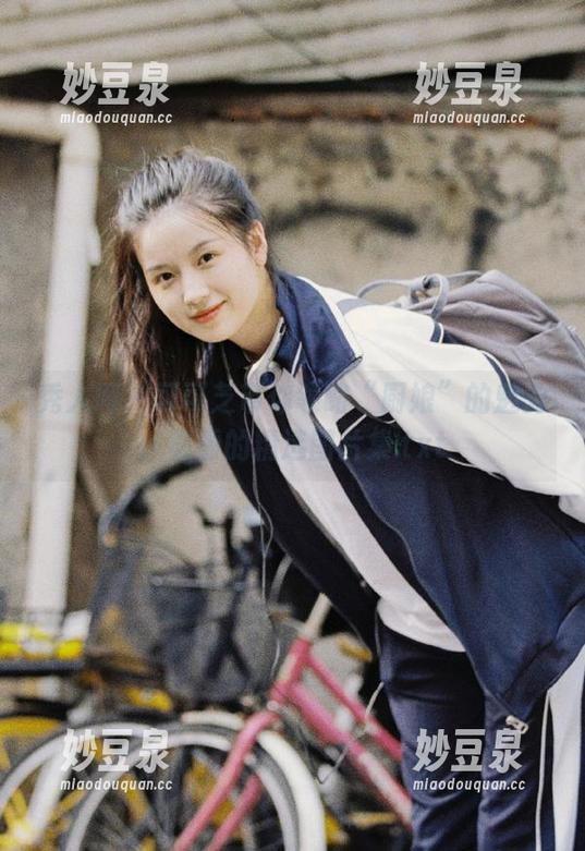 秀人网 - 可可芝带你领略“厨娘”的魅力：必看的精选图片集.txt
