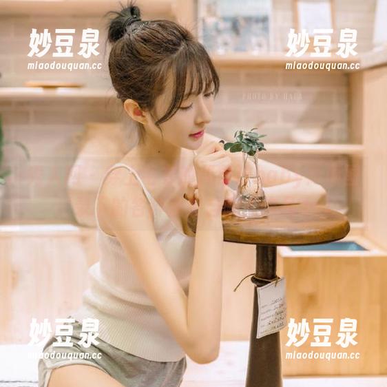秀人网 - 穿上毛衣的周慕汐baby：原图记录下的各种搞笑自嘲式作品.txt