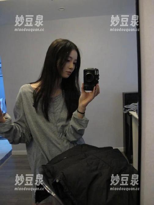 秀人网 - 尤Una娜的保鲜秘籍，油亮私房美图带你进入无与伦比的幻想世界！.txt