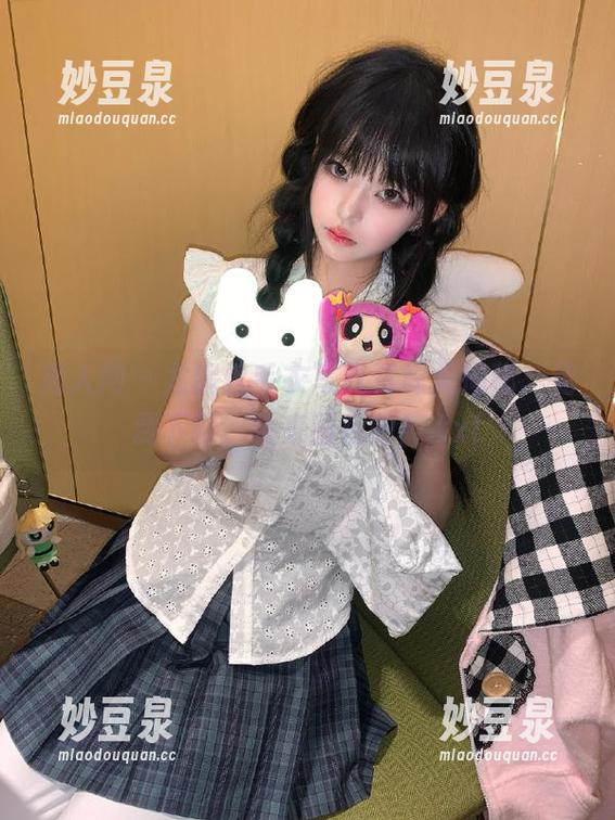 秀人网 - 尤妮丝毛衣写真资源大揭秘，免费下载，快来围观吧！.txt
