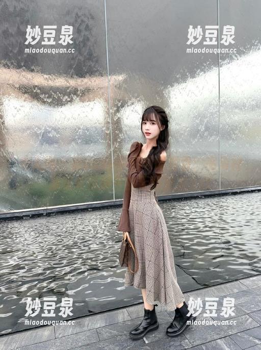 秀人网-徐cake 秀人网 - 徐cake带你领略青春:高清校服写真图册中的无限魅力.txt