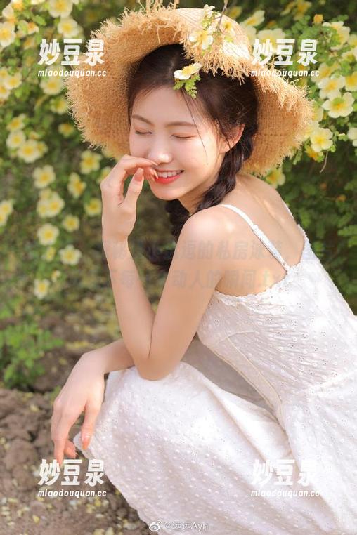 秀人网 - 探秘是小逗逗的私房泳装，图片记录下每一个动人的瞬间.txt