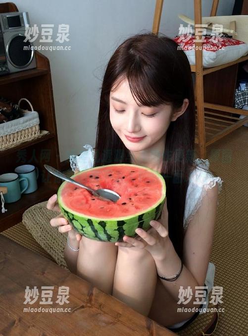 秀人网 - 曦宝儿透明写真新作更新，原图让你看到我不为人知的一面.txt