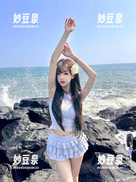 秀人网 - 在图库中寻找灵感：江淑影river的华美礼服写真展现独特魅力.txt