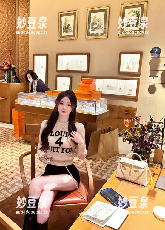 秀人网-沐言yanyan 秀人网 - 沐言yanyan的兔女郎私房写真,展现青春活力与性感之美的完美结合.txt