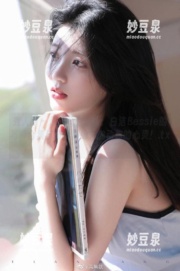 秀人网-白洁Bessie 秀人网 - 从浴缸看美丽:白洁Bessie的写真合集与精美壁纸,触动你的心灵!.txt
