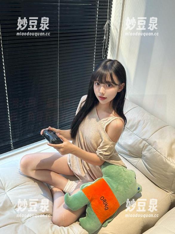 秀人网 - 最新白白Alina甜心主题写真套图，免费下载开启你的视觉盛宴之旅！.txt