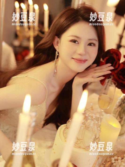 秀人网 - 程慧娴Phoebe的牛仔裤私房写真合集，时尚与气质的完美交融.txt