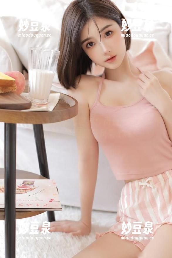 秀人网-美七 秀人网 - 俯瞰美七世界:高清肉丝写真作品集,探寻别样风情.txt
