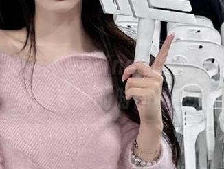 秀人网 - 许诺Sabrina的眼镜高清套图，带你探寻她的时尚秘密.txt