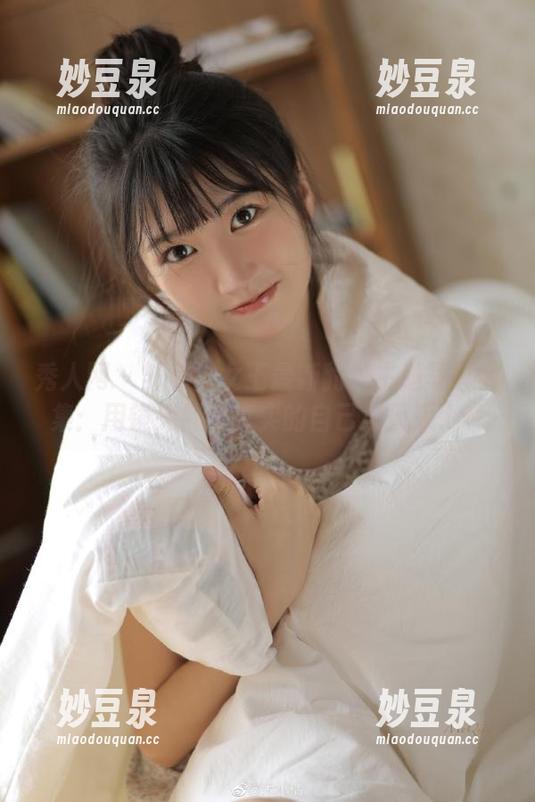 秀人网 - 邹晶晶女王最新豹纹主题写真合集：用镜头捕捉真实的自己与风采.txt