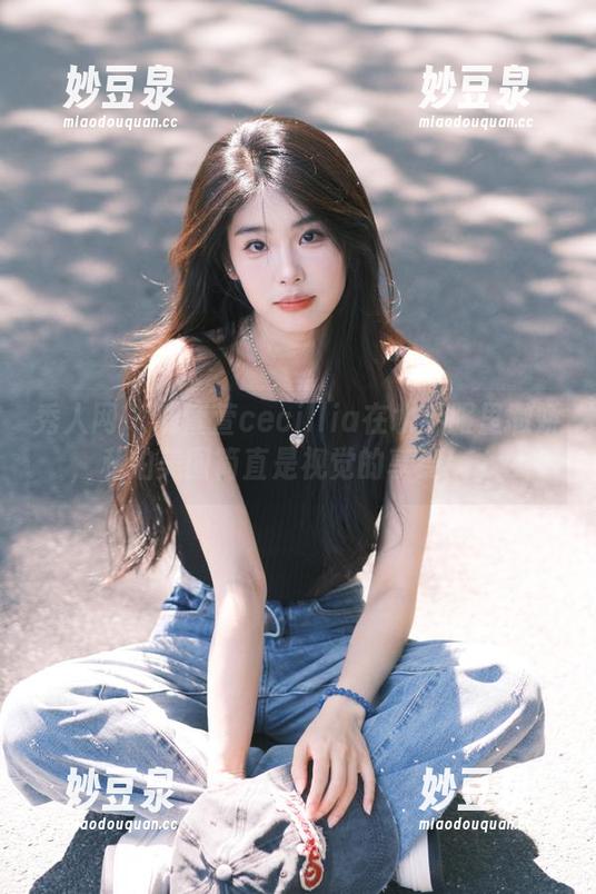 秀人网-陆萱萱cecillia 秀人网 - 陆萱萱cecillia在水手服里撒娇,私拍美图简直是视觉的享受!.txt