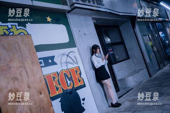 秋和柯基 秋和柯基的纯白奇幻之旅:原图与图册让你大开眼界.txt