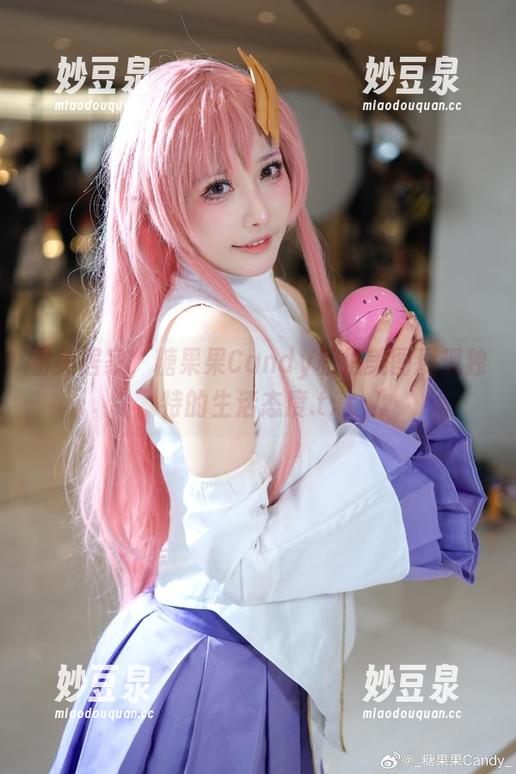 甜美居家，糖果果Candy私拍美图展现独特的生活态度.txt