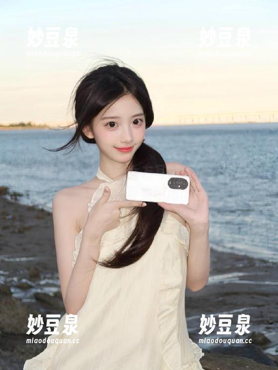 紧急企划 - 小恩的女友写真图集：记录青春与爱的真实瞬间.txt