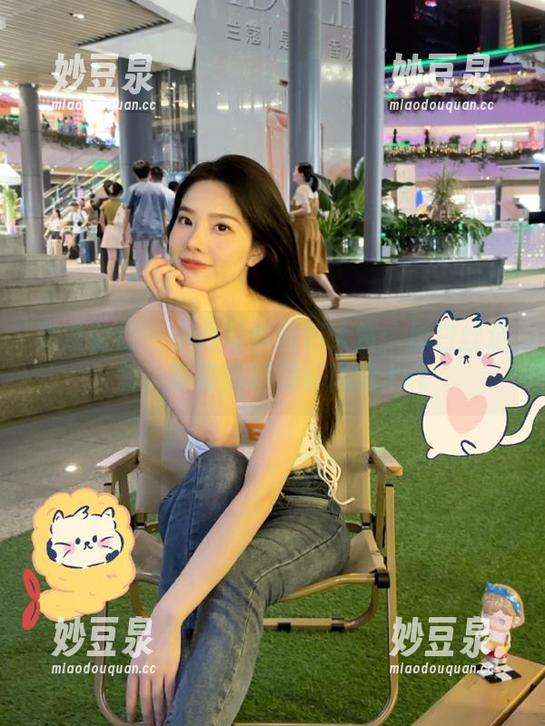 紧急企划 - 小恩写真图包大赏：厚白丝造型，带你领略别样风情.txt