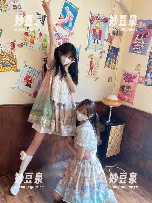 紧急企划 - 无圣光小恩校服写真：在阳光下展现的青春与梦想交织的瞬间.txt