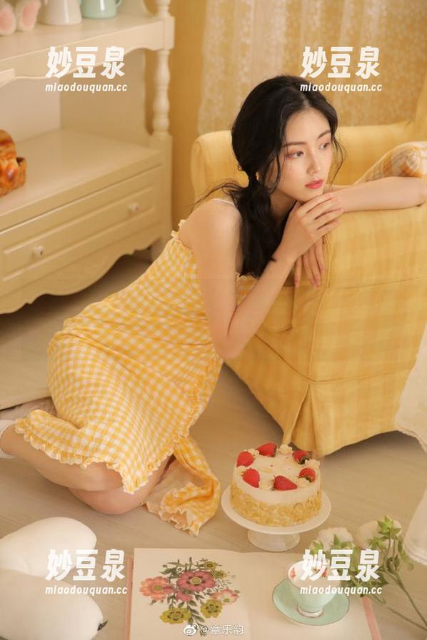 紧急企划 - 小恩的海边探险，美图图集献上最具活力的沙滩瞬间！.txt